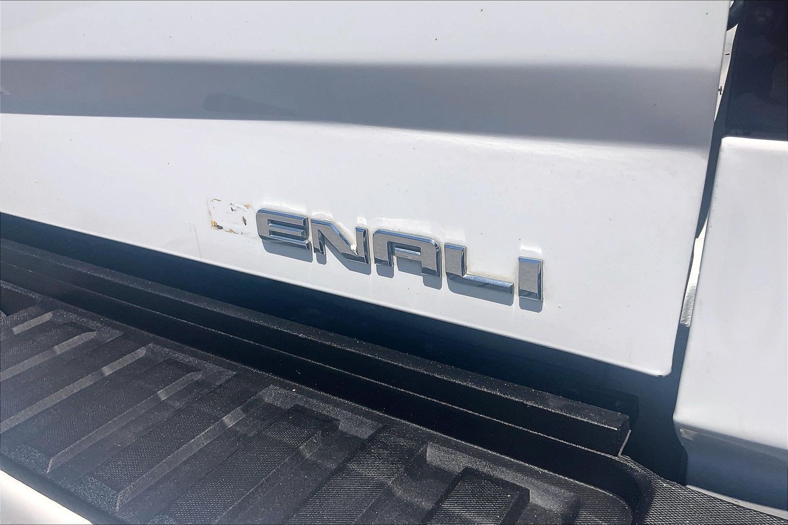 Used 2016 GMC Sierra 2500 Denali w/ Duramax Plus Package AWD/4WD image 10