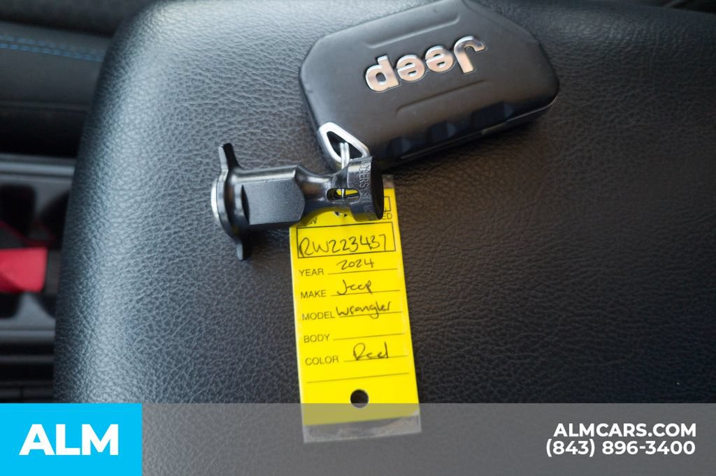 Used 2024 Jeep Wrangler Unlimited Rubicon 4xe AWD/4WD image 35