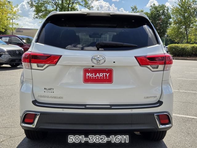 Used 2019 Toyota Highlander Limited Platinum FWD image 4