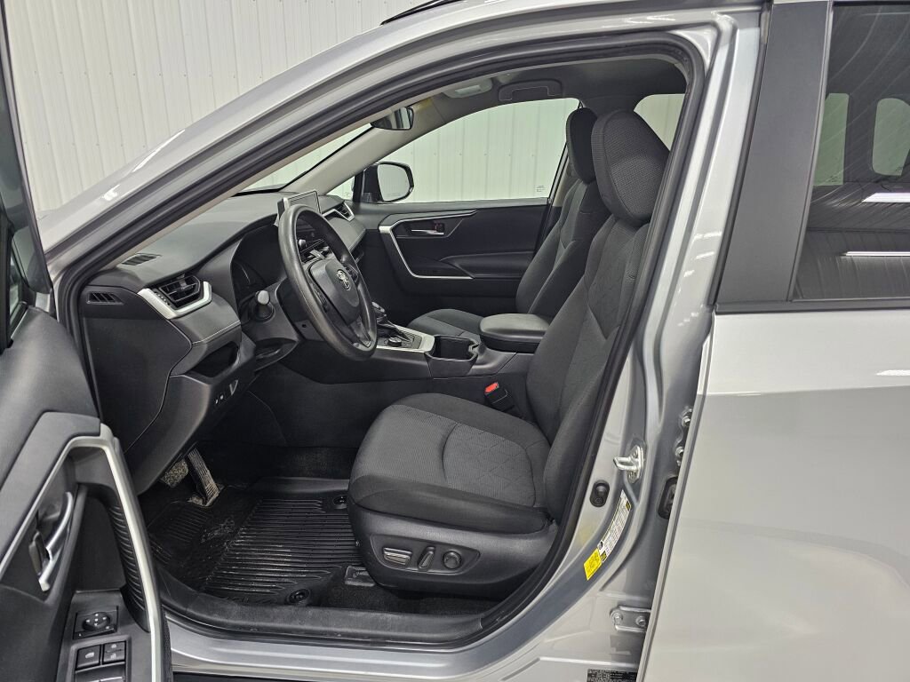 Used 2024 Toyota RAV4 XLE image 12