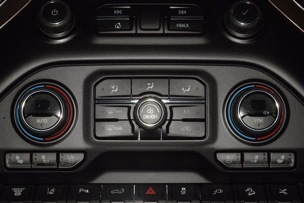 Used 2023 Chevrolet Silverado 2500 High Country w/ Z71 Off-Road Package image 33