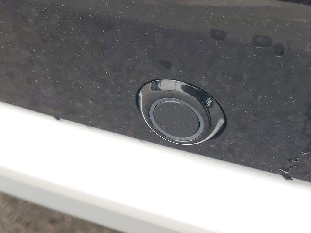 Used 2025 Land Rover Discovery Sport S image 7