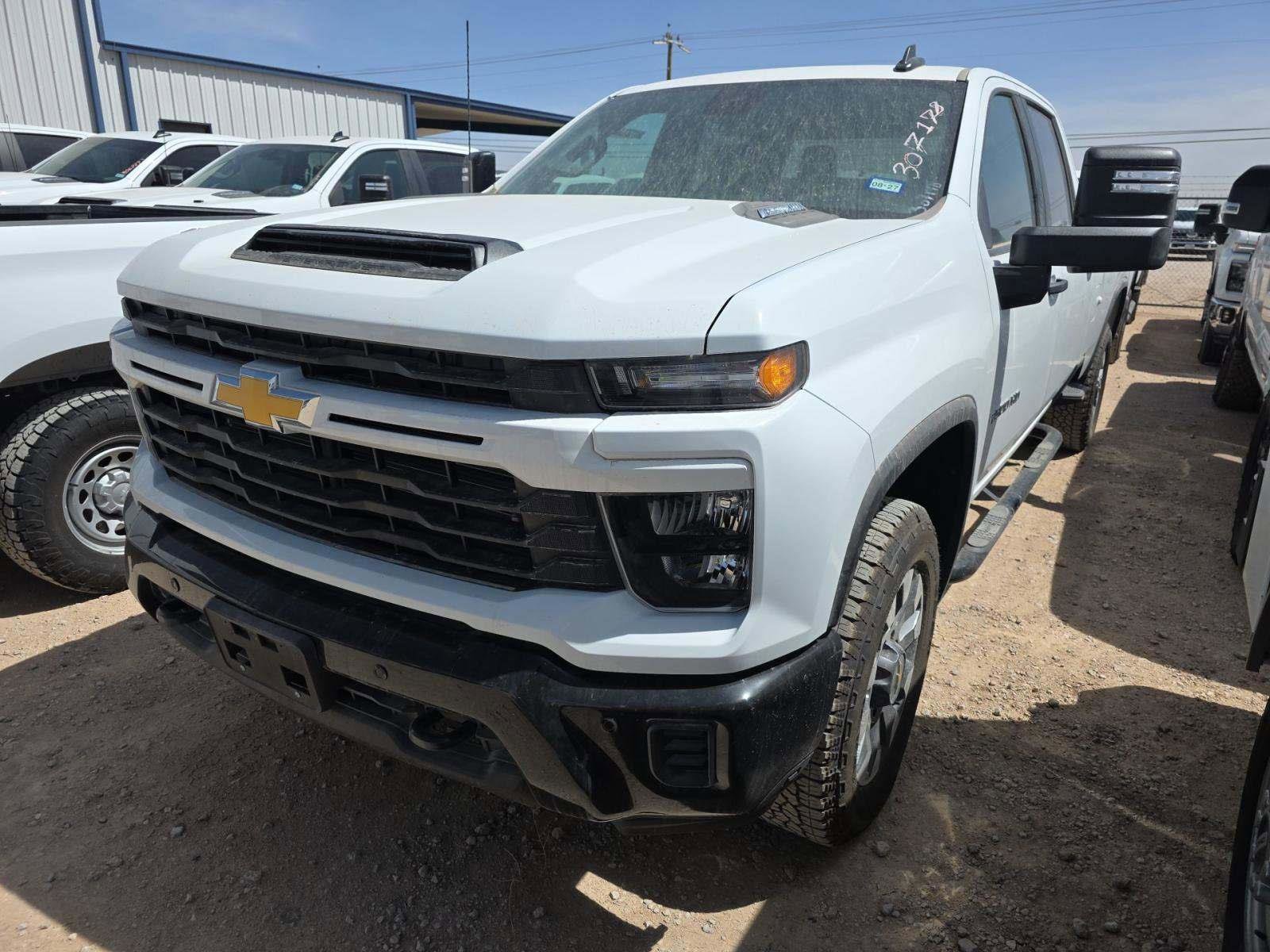 Used 2025 Chevrolet Silverado 2500 Custom w/ Custom Value Package image 2