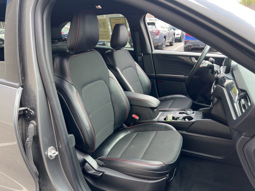 Used 2025 Ford Escape ST-Line image 22