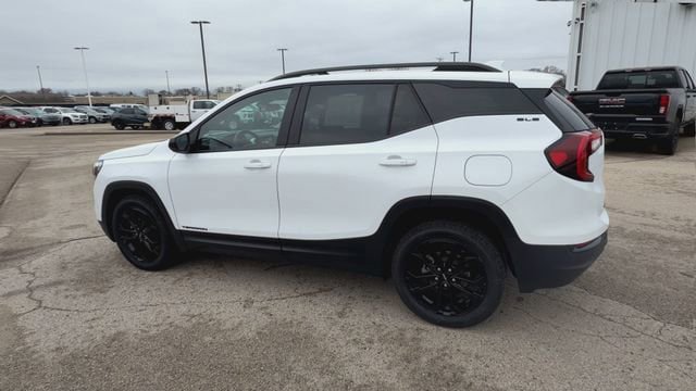 Used 2022 GMC Terrain SLE w/ Driver Convenience Package AWD/4WD image 9