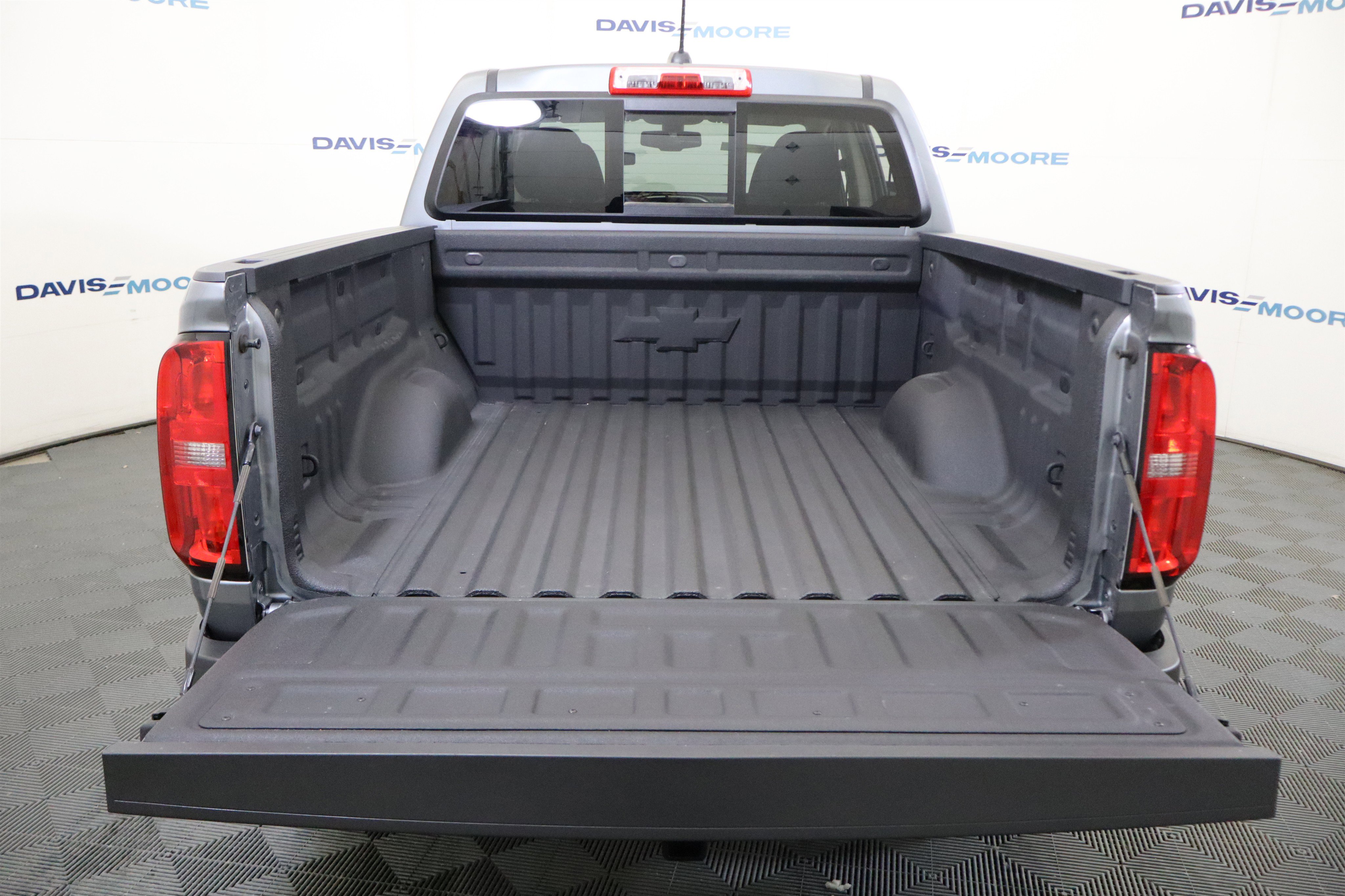 Used 2022 Chevrolet Colorado LT w/ LT Convenience Package image 8