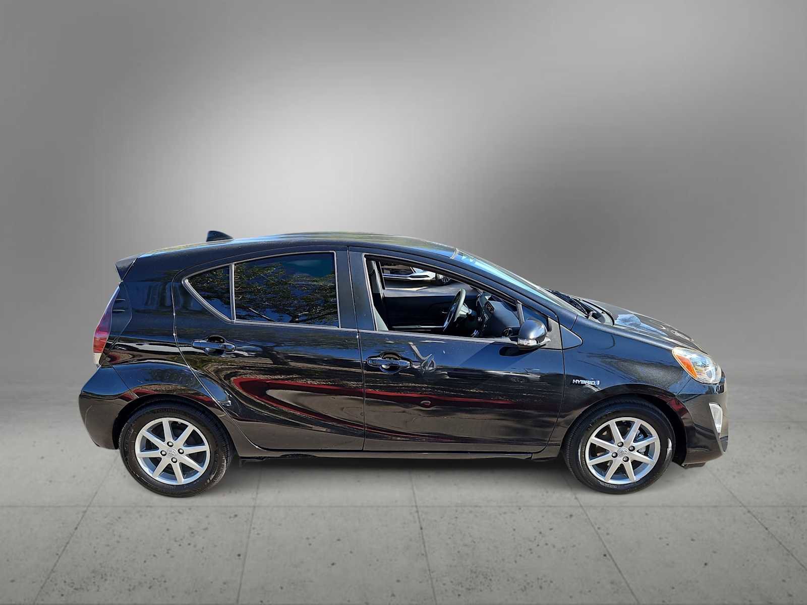 Used 2015 Toyota Prius C Three image 9