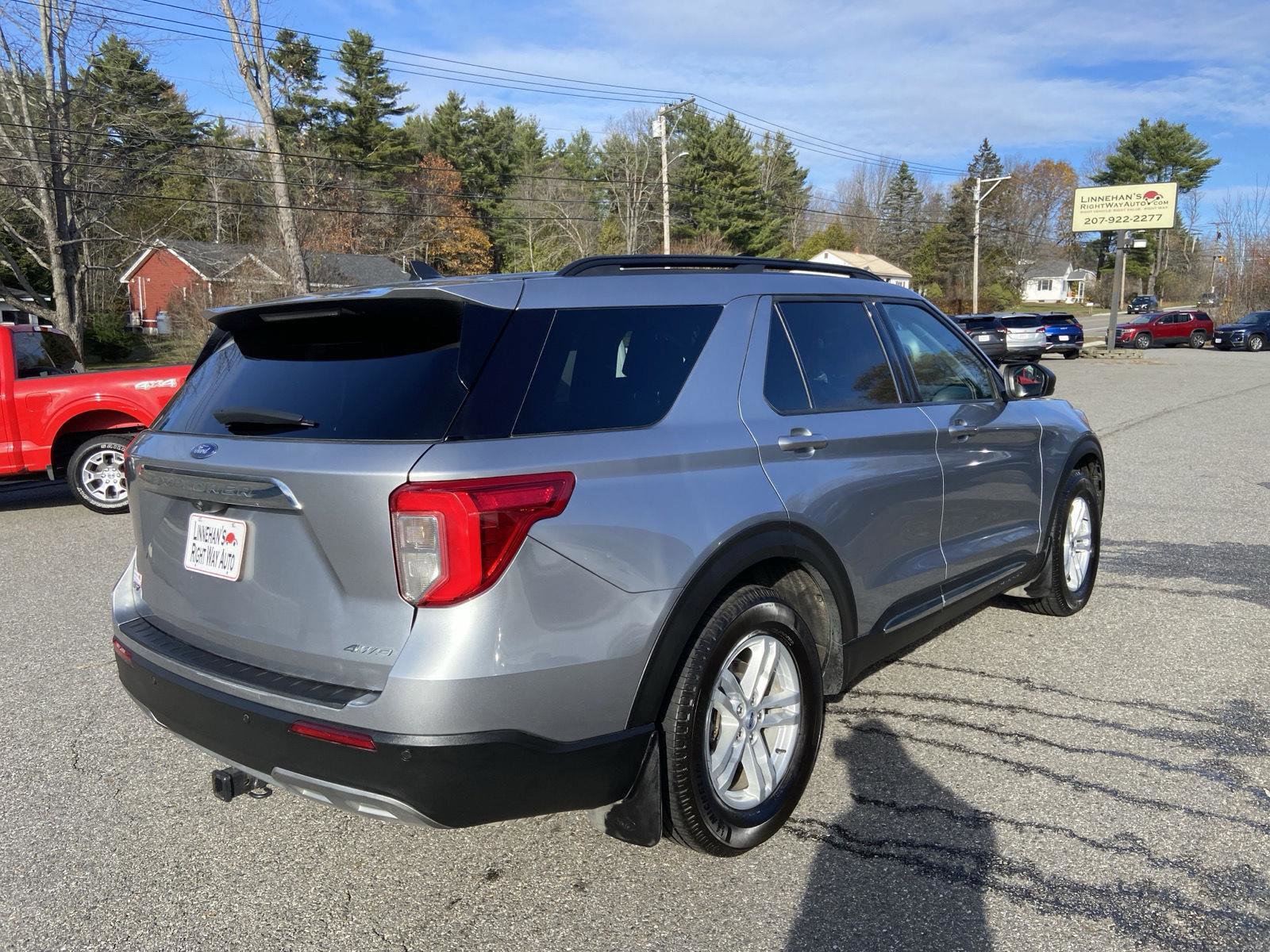 Used 2021 Ford Explorer XLT w/ Equipment Group 202A image 5