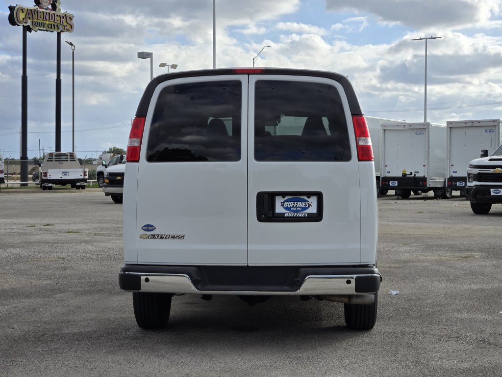 Used 2025 Chevrolet Express 3500 LT w/ LT Preferred Equipment Group RWD image 6