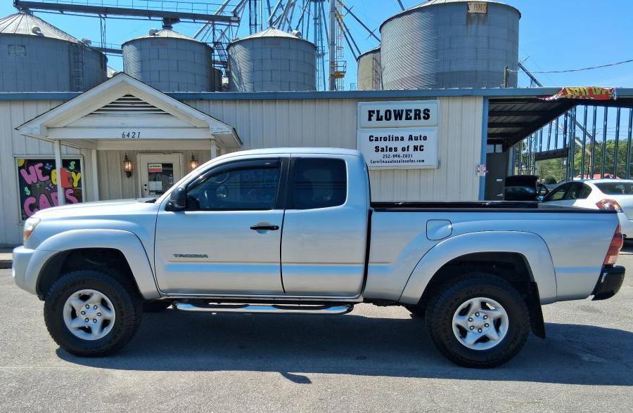 Used 2005 Toyota Tacoma PreRunner image 5