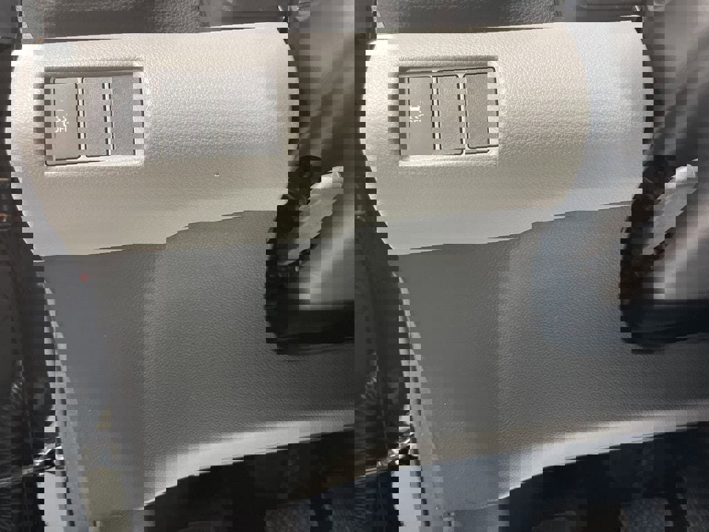 Used 2023 Honda Pilot LX image 16