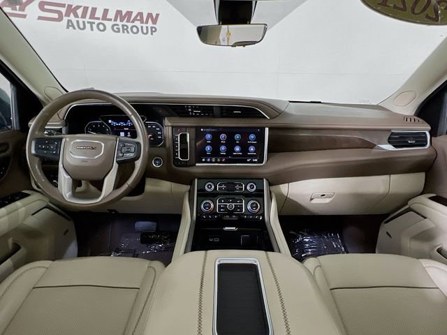 Used 2021 GMC Yukon Denali w/ Denali Premium Package AWD/4WD image 25