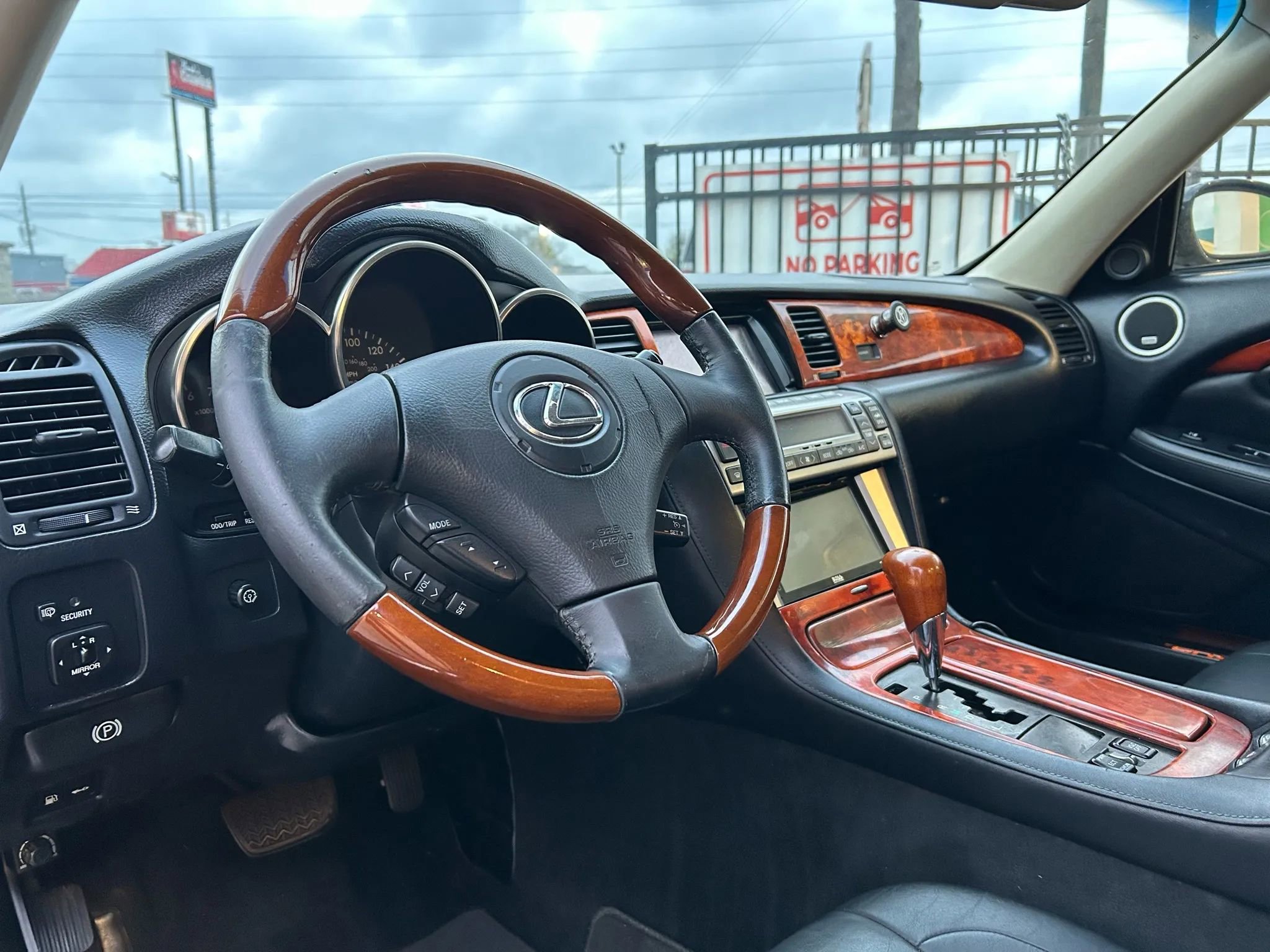 Used 2005 Lexus SC 430 Convertible image 11