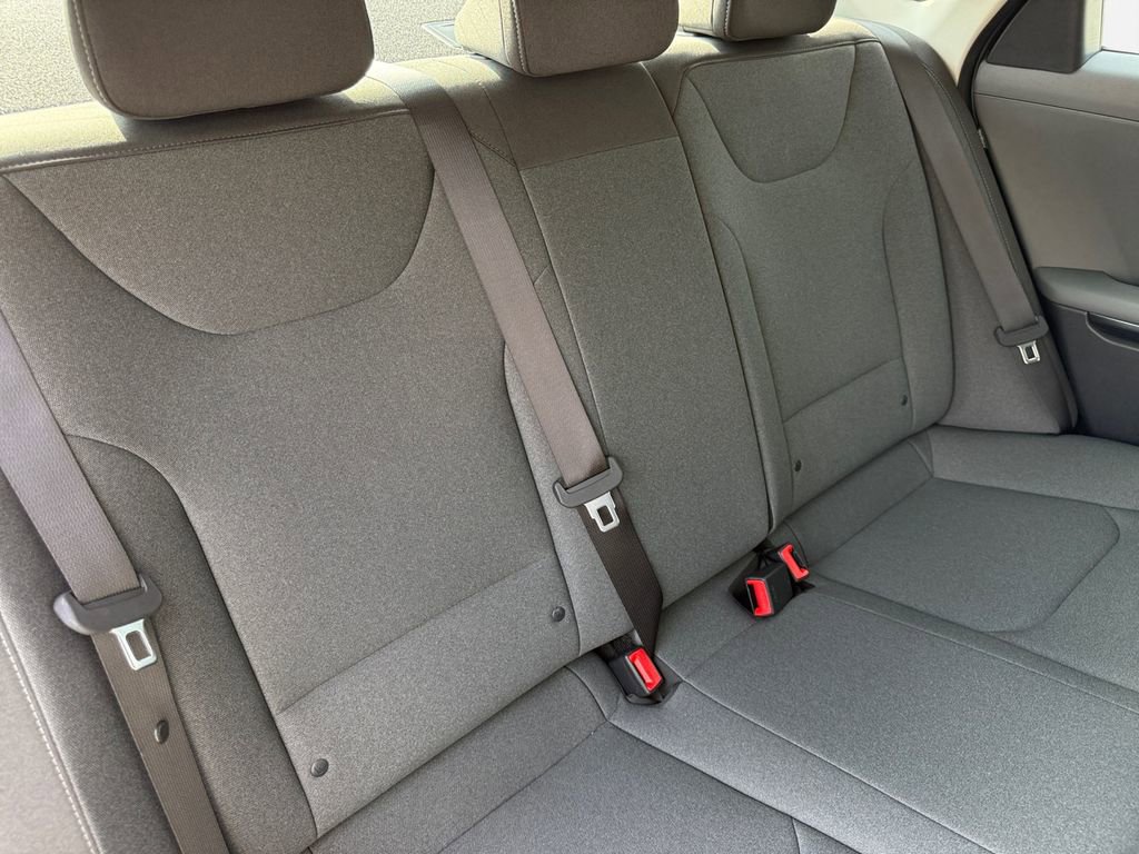 New 2025 Kia K4 LXS image 16