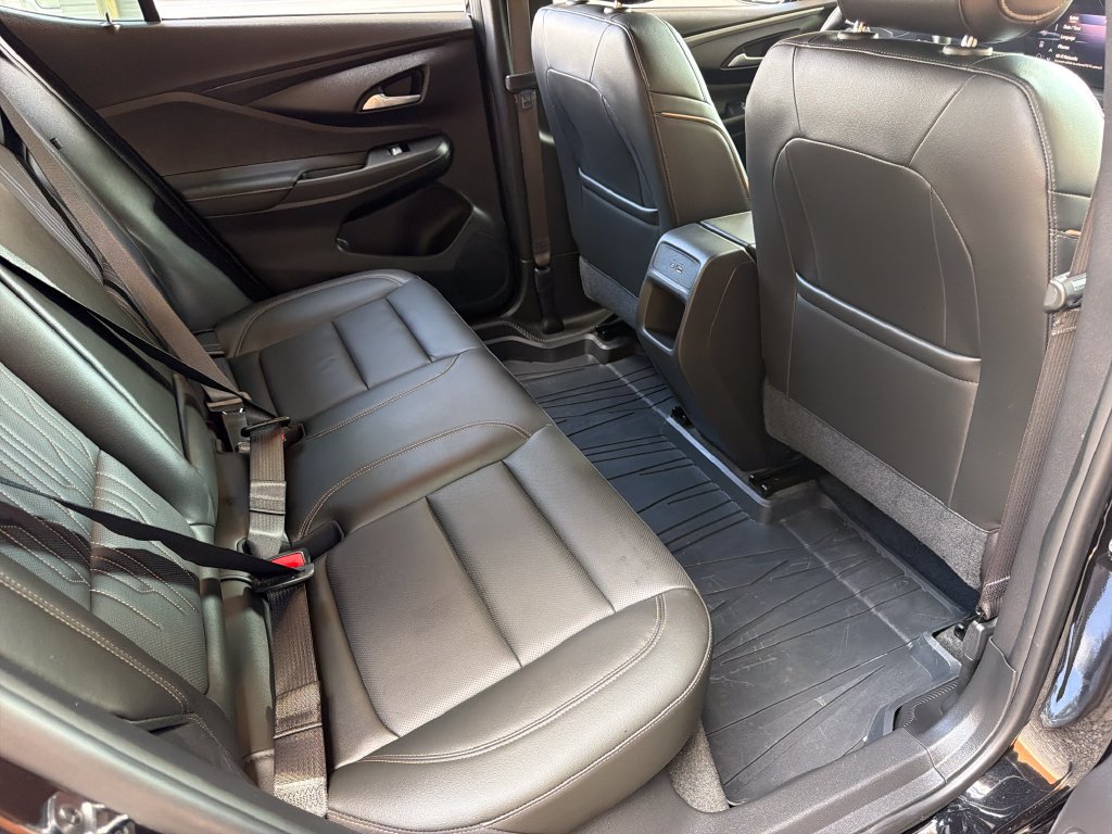 Used 2025 Buick Envista Avenir FWD image 32
