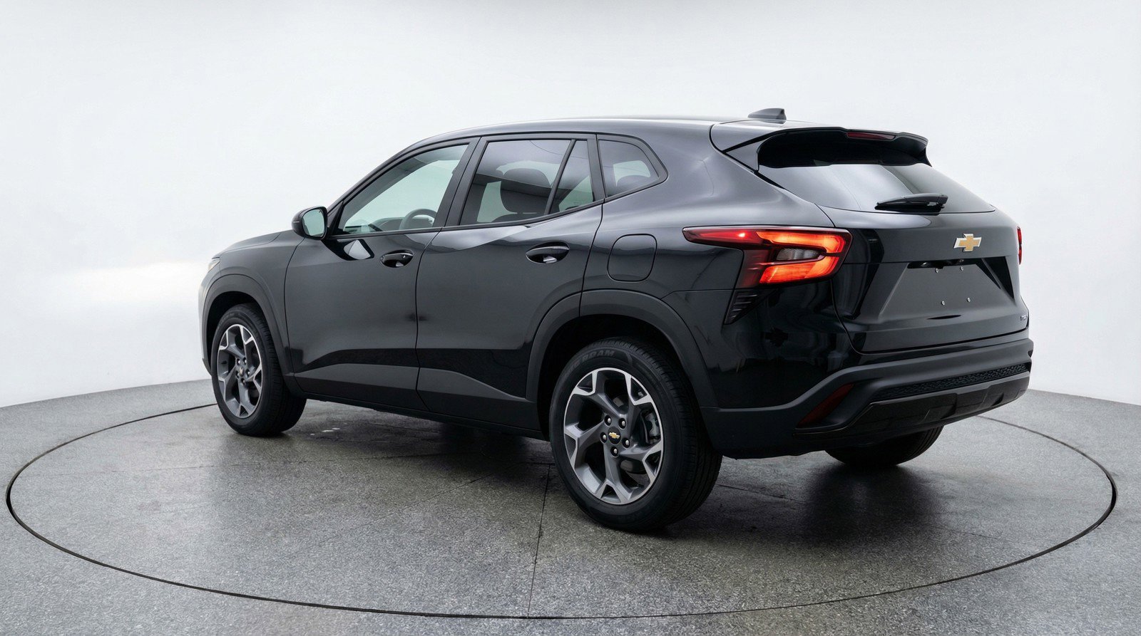Used 2025 Chevrolet Trax LT FWD image 6