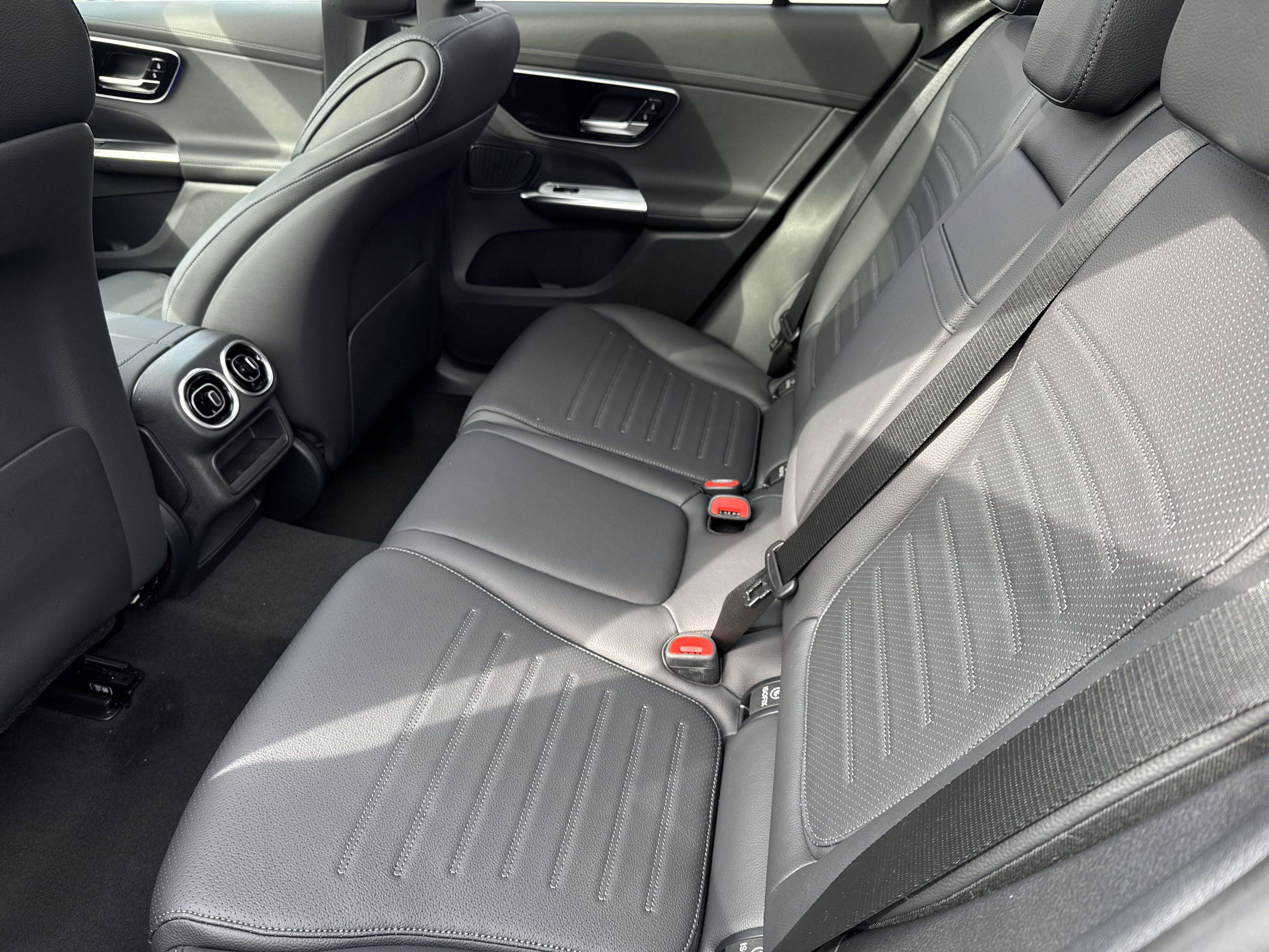 New 2025 Mercedes-Benz GLC 300 4MATIC image 23