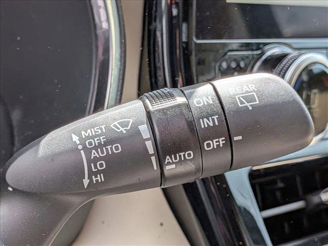 Used 2023 Toyota Highlander Platinum image 10