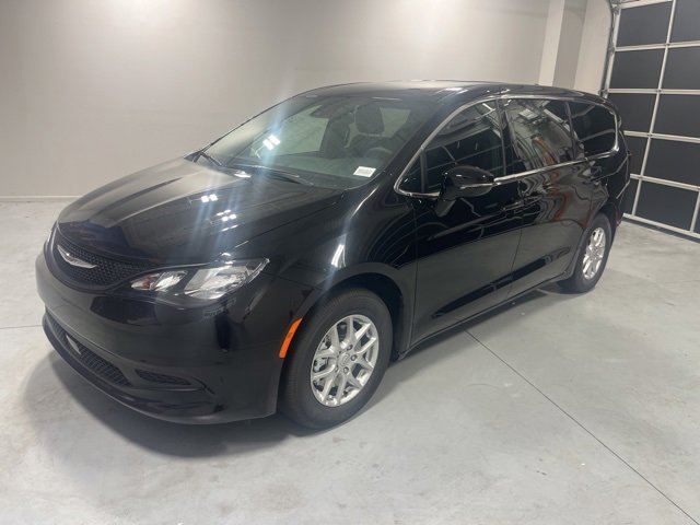 New 2025 Chrysler Voyager LX image 3