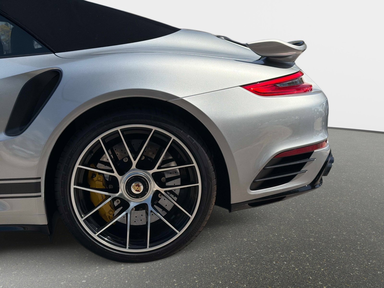 Used 2019 Porsche 911 Turbo AWD/4WD image 15