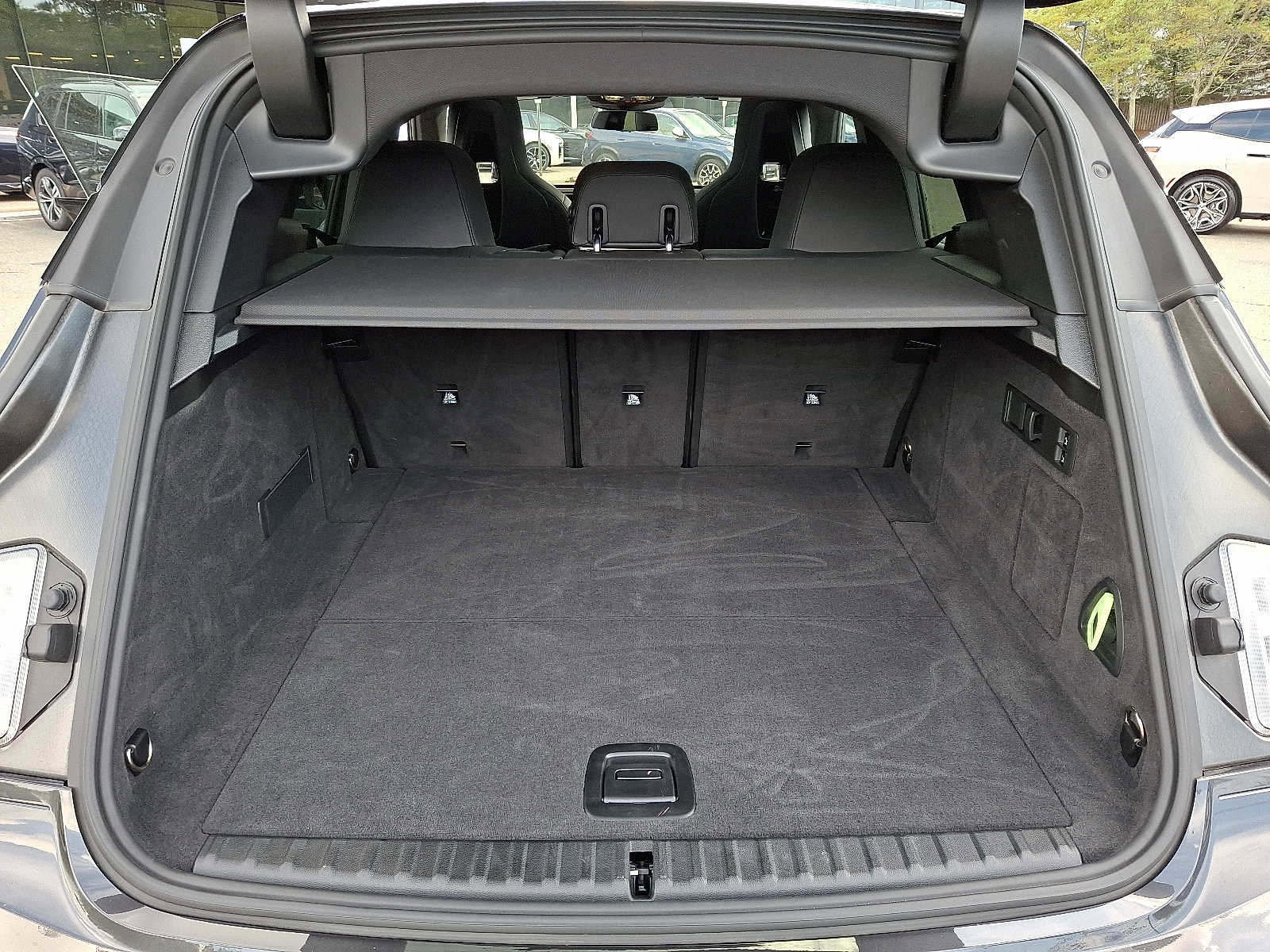 Used 2025 BMW iX xDrive50 w/ Premium Package image 28