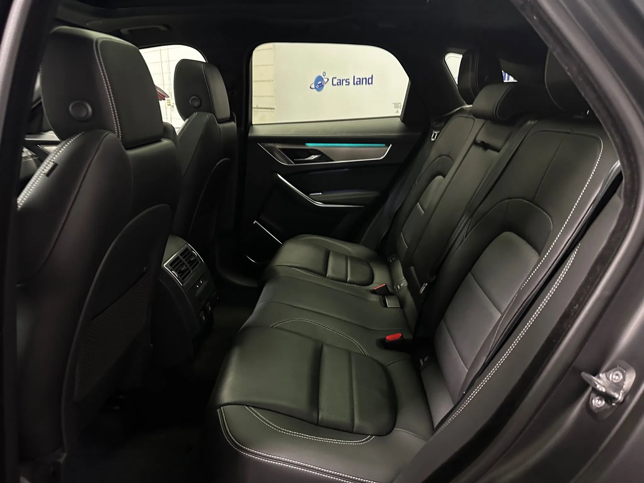 Used 2025 Jaguar F-PACE R-Dynamic S image 14