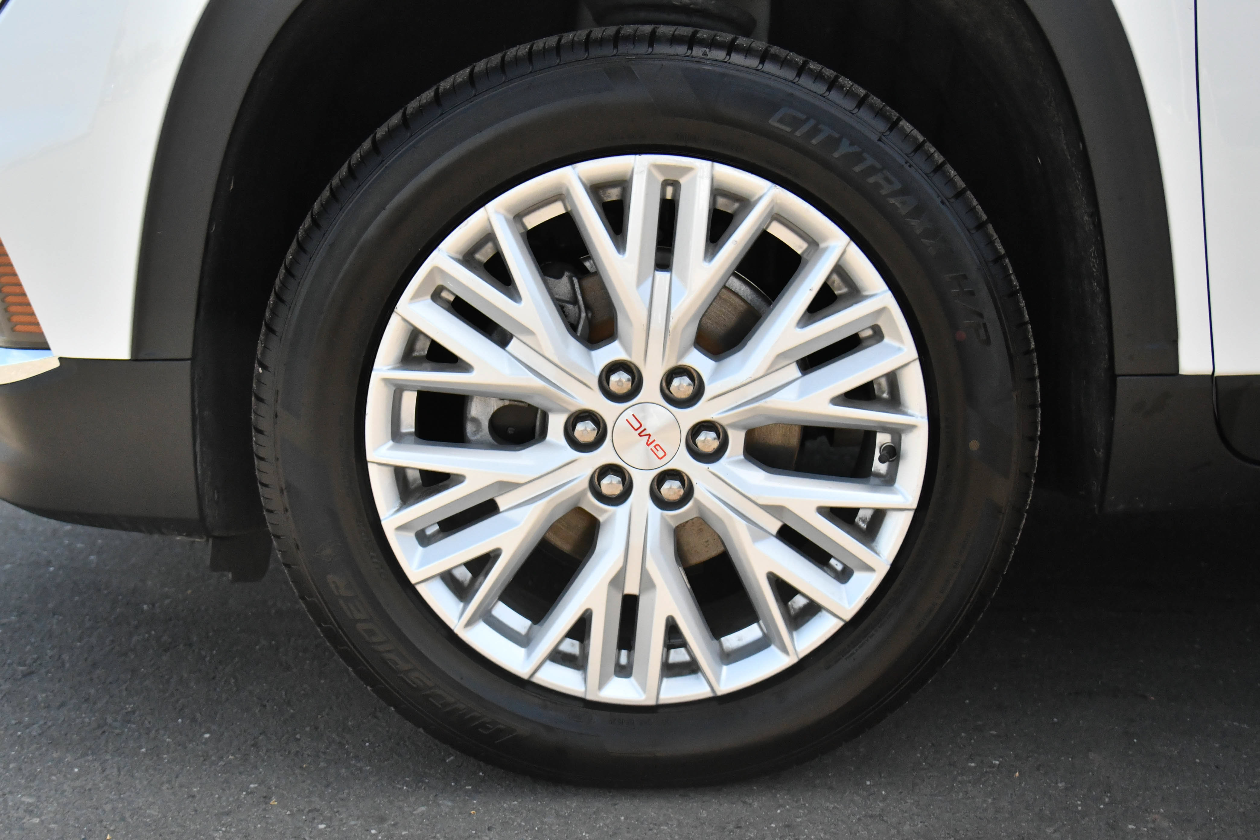 Used 2024 GMC Acadia Elevation FWD image 12
