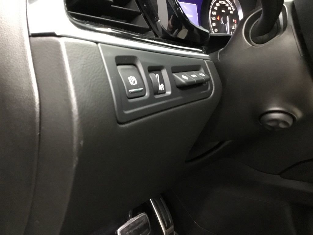 Used 2023 Cadillac XT6 Sport w/ Technology Package AWD/4WD image 10