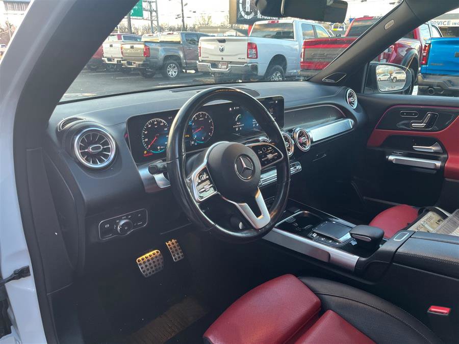 Used 2021 Mercedes-Benz GLB 250 4MATIC image 16