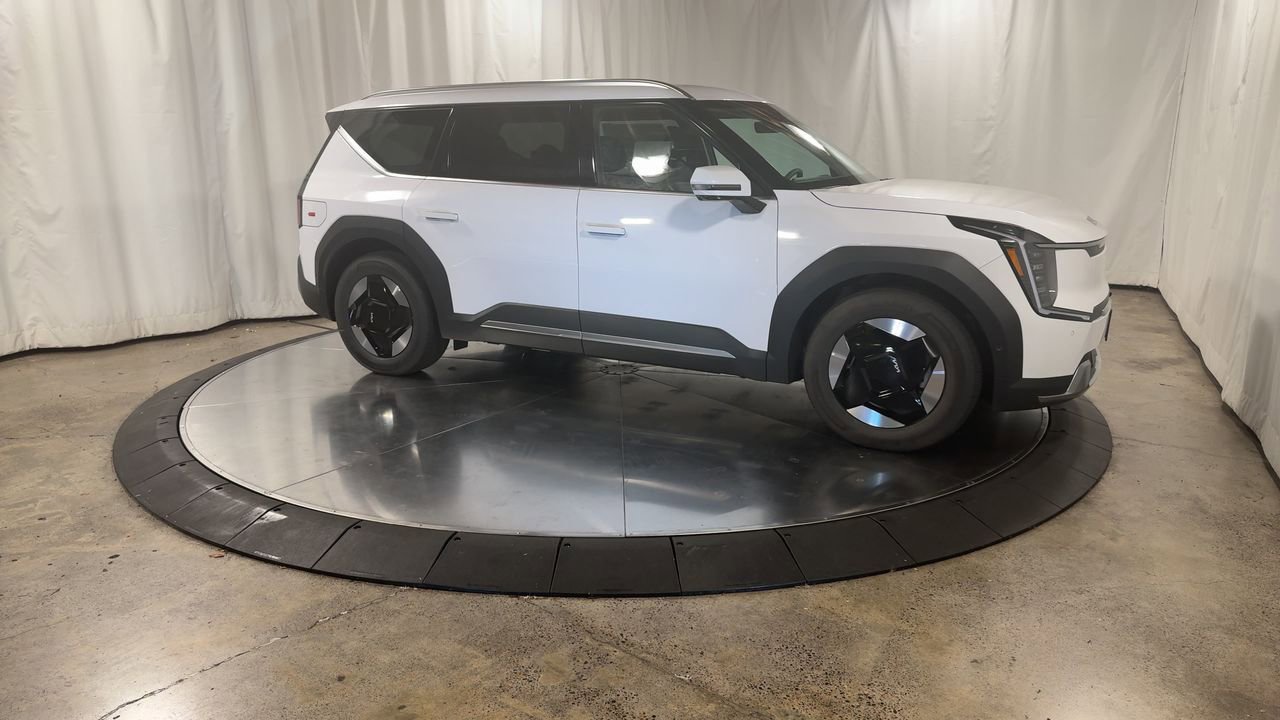 New 2026 Kia EV9 Wind image 3