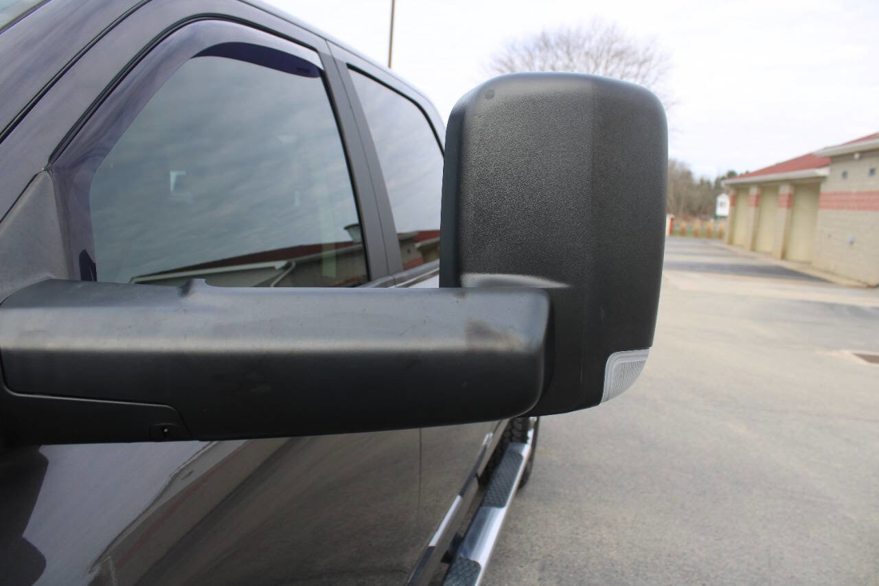 Used 2017 RAM 3500 SLT w/ Luxury Group image 11