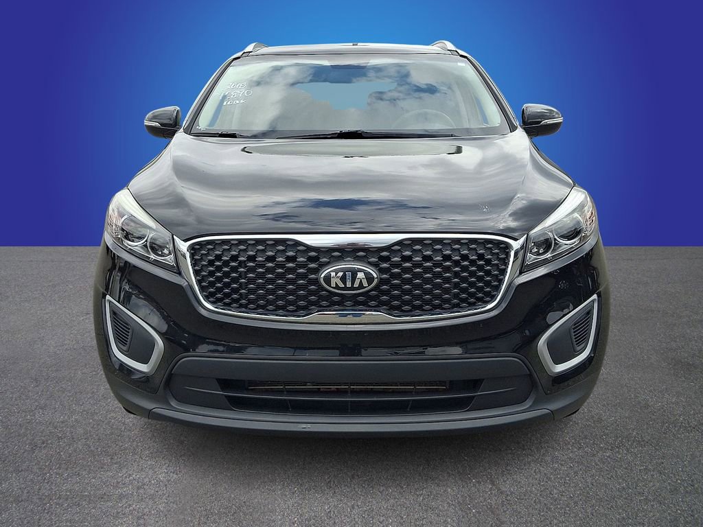 Used 2018 Kia Sorento LX image 2
