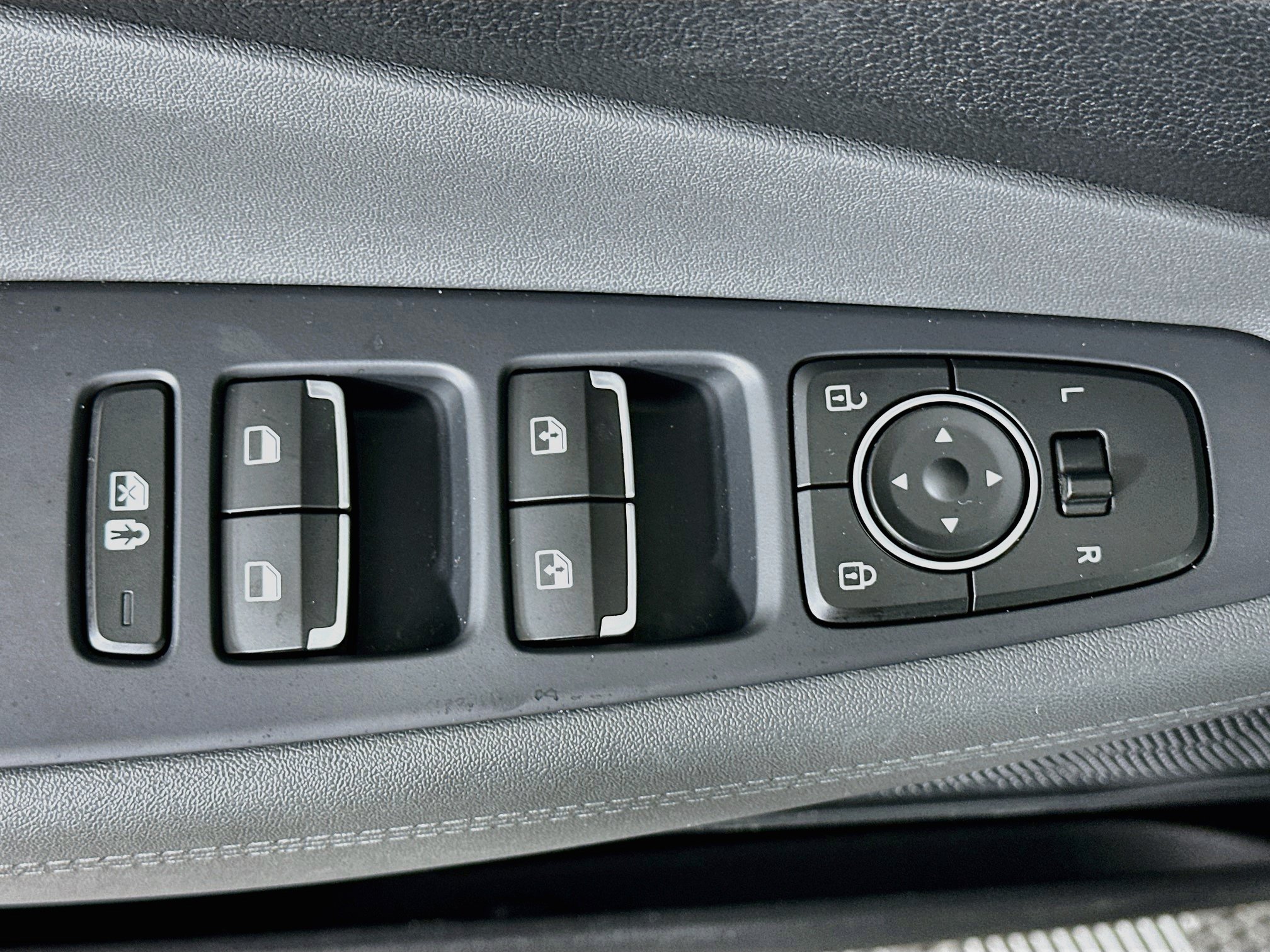 Used 2023 Hyundai Santa Fe SEL FWD image 15