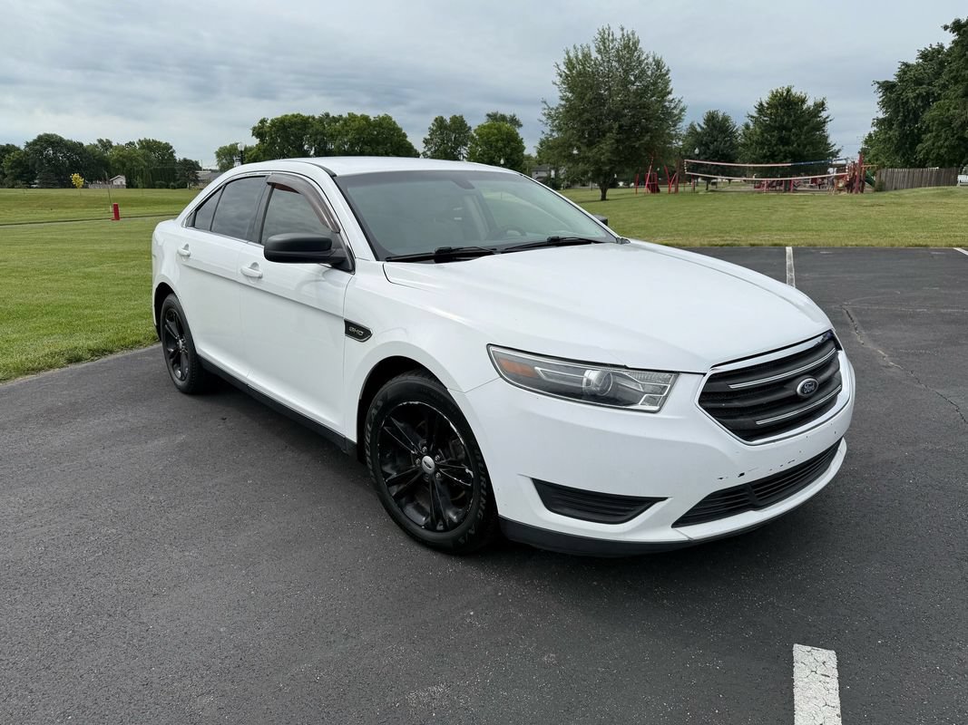 Used 2016 Ford Taurus SE FWD image 1