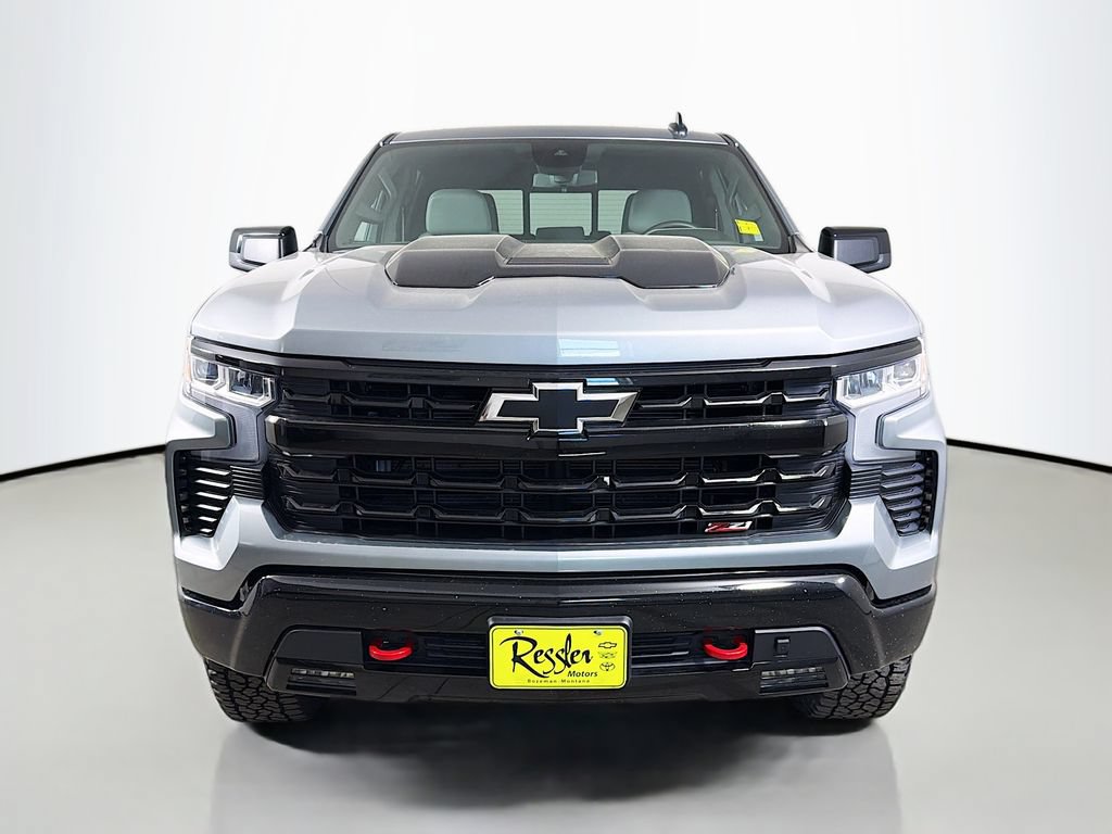 Used 2025 Chevrolet Silverado 1500 LT Trail Boss w/ Convenience Package II AWD/4WD image 2
