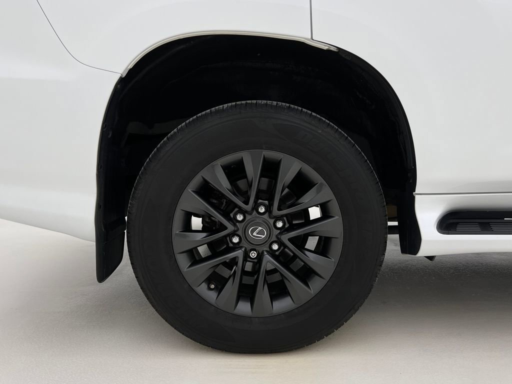 Used 2020 Lexus GX 460 Premium w/ Premium Package image 29