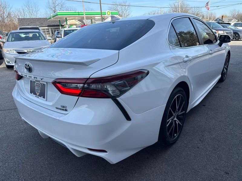 Used 2021 Toyota Camry SE FWD image 5