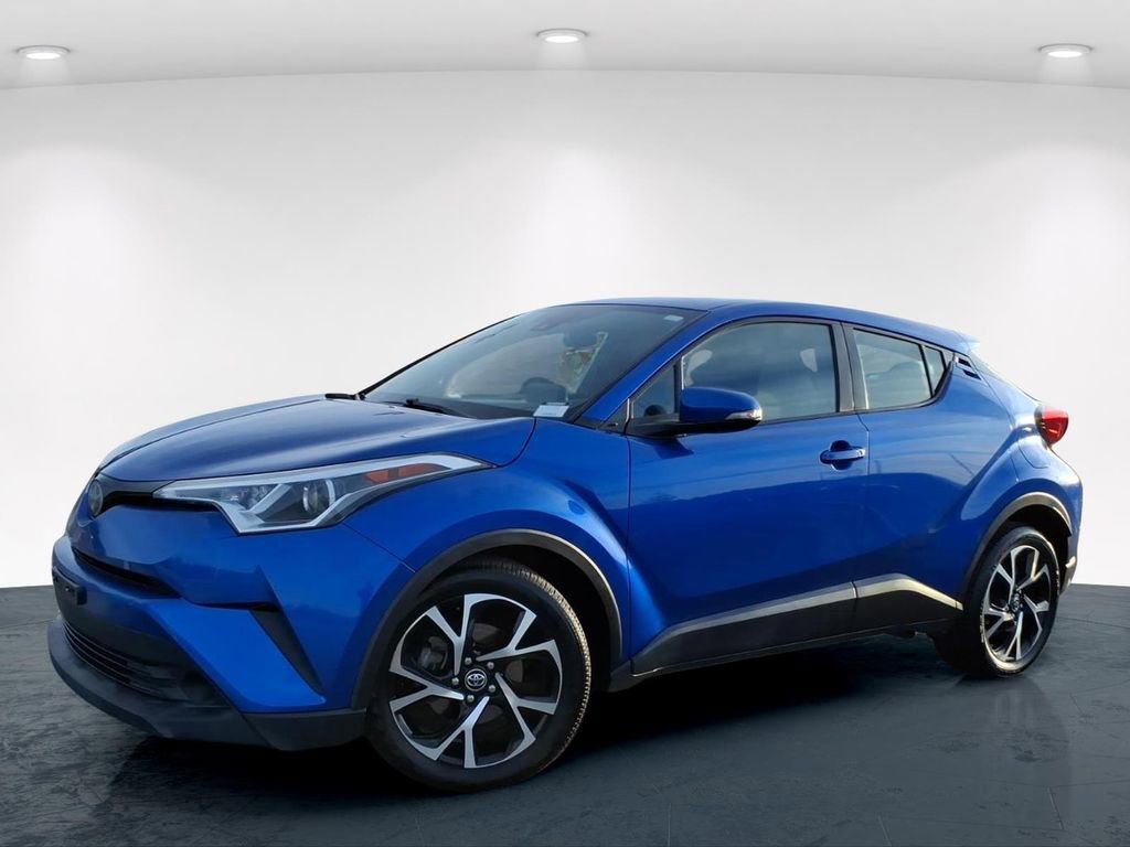 Used 2019 Toyota C-HR XLE image 2