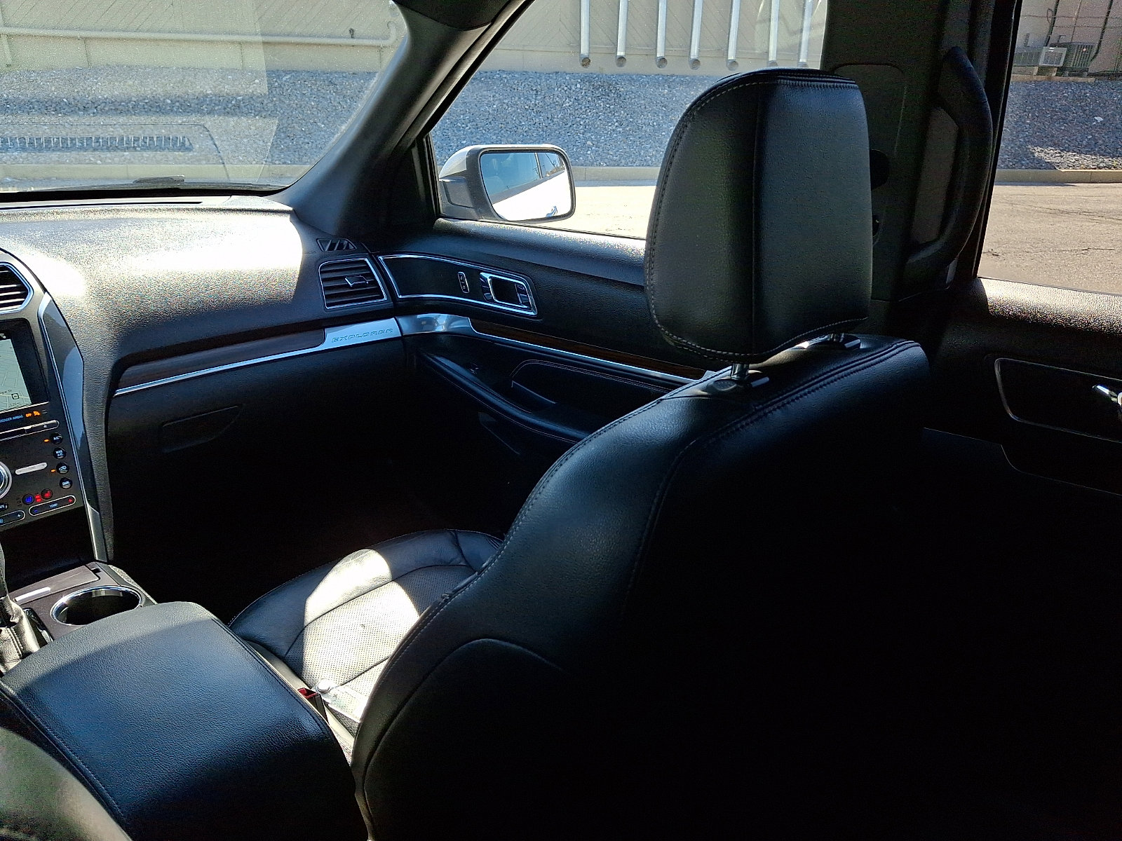 Used 2018 Ford Explorer Limited w/ Equipment Group 301A AWD/4WD image 16