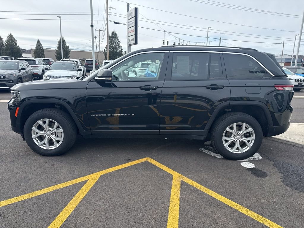 Used 2023 Jeep Grand Cherokee Limited image 5