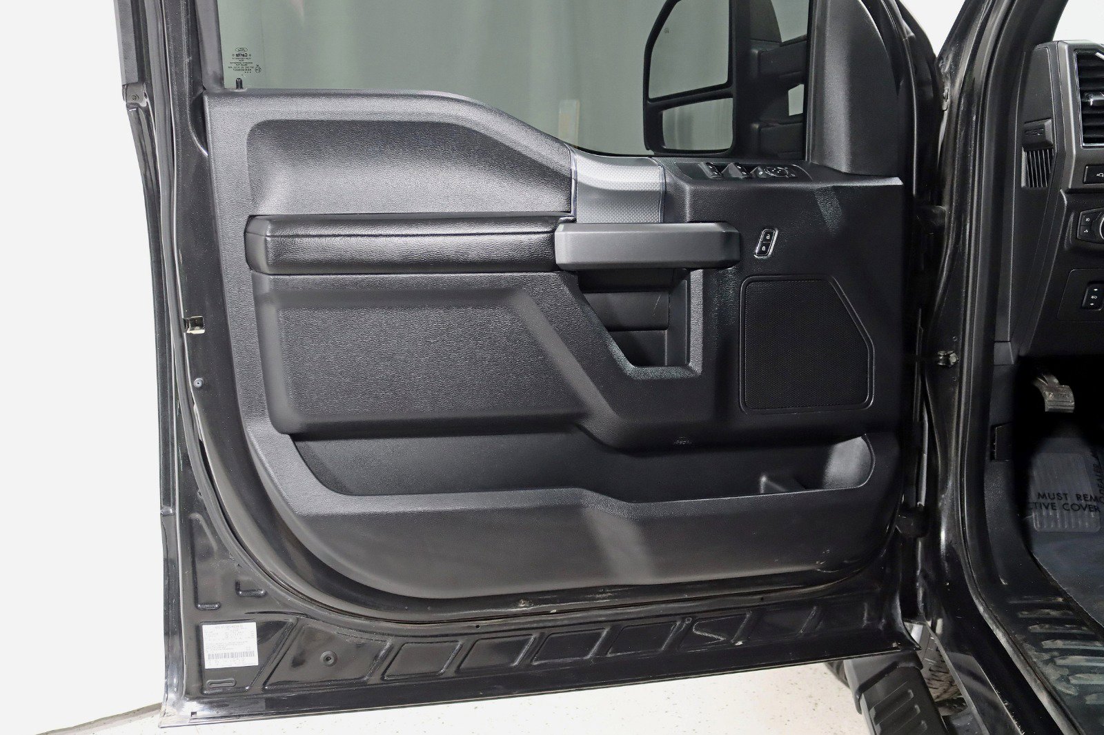 Used 2015 Ford F150 XLT w/ Equipment Group 302A Luxury AWD/4WD image 29