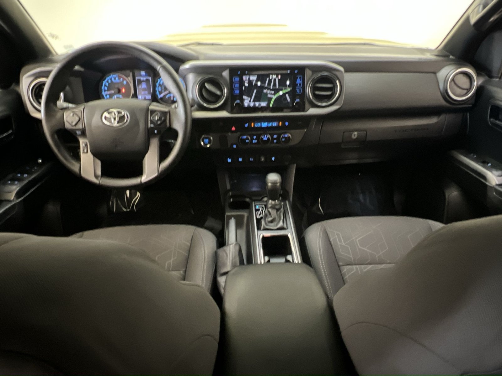 Used 2017 Toyota Tacoma TRD Sport w/ Premium & Technology Package RWD image 22