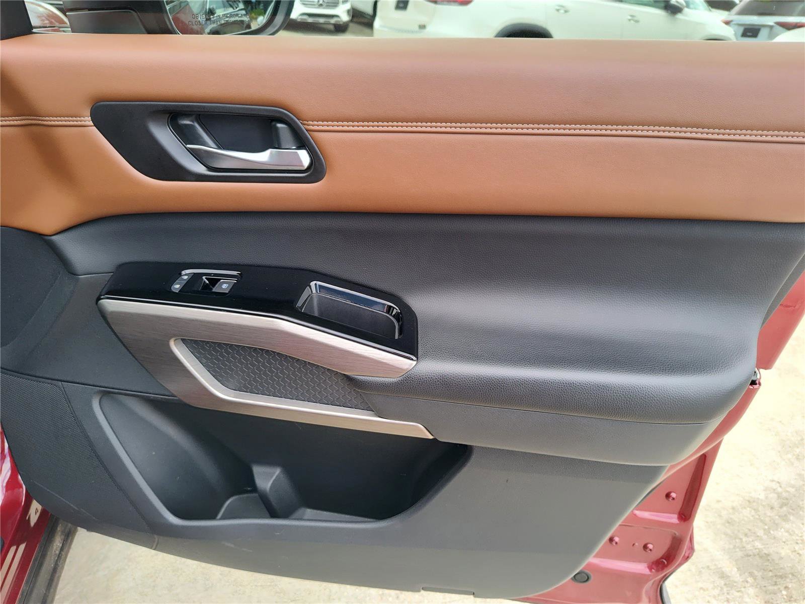 Used 2024 Nissan Pathfinder Platinum w/ Cargo Package image 25