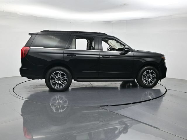 Certified 2025 Ford Expedition Active RWD image 2