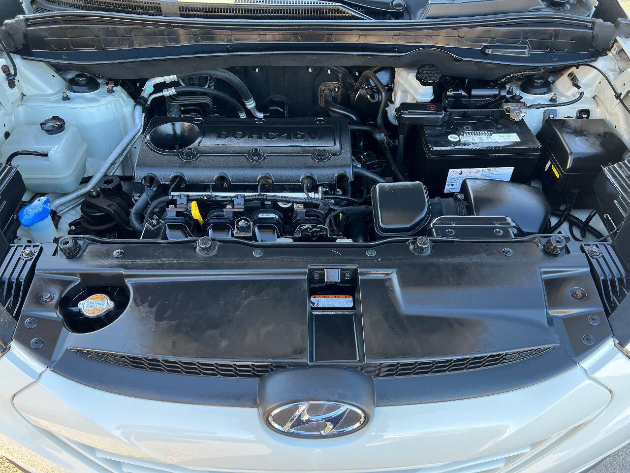 Used 2011 Hyundai Tucson GLS image 37