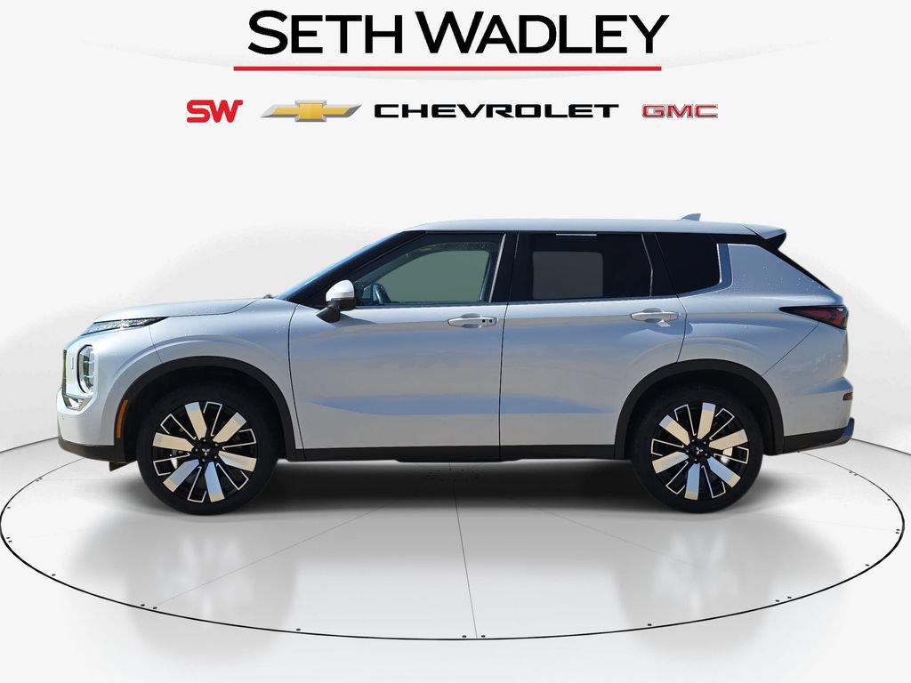 Used 2025 Mitsubishi Outlander SE AWD/4WD image 4