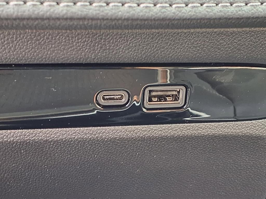 New 2026 Buick Enclave Sport Touring image 8