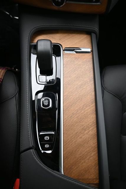 Used 2024 Volvo XC90 B6 Plus w/ Protection Package Premier image 10