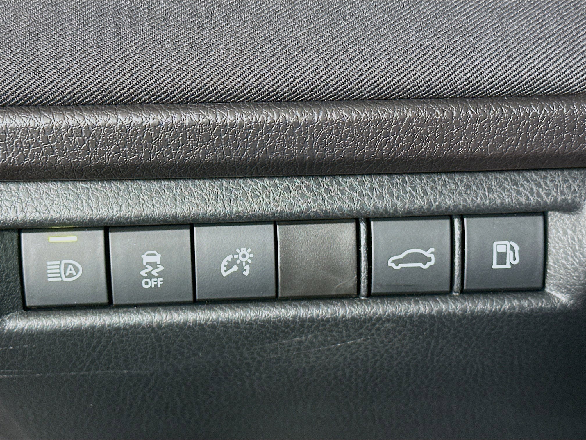 Used 2025 Toyota Camry LE image 17