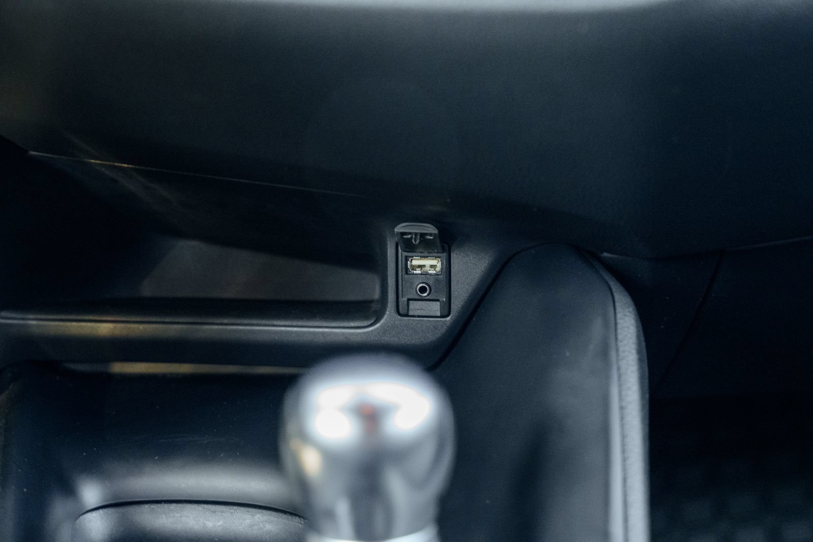Used 2018 Toyota C-HR XLE FWD image 32